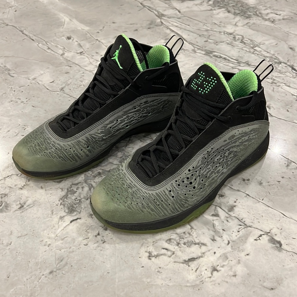 Men’s Nike Air Jordan sneakers